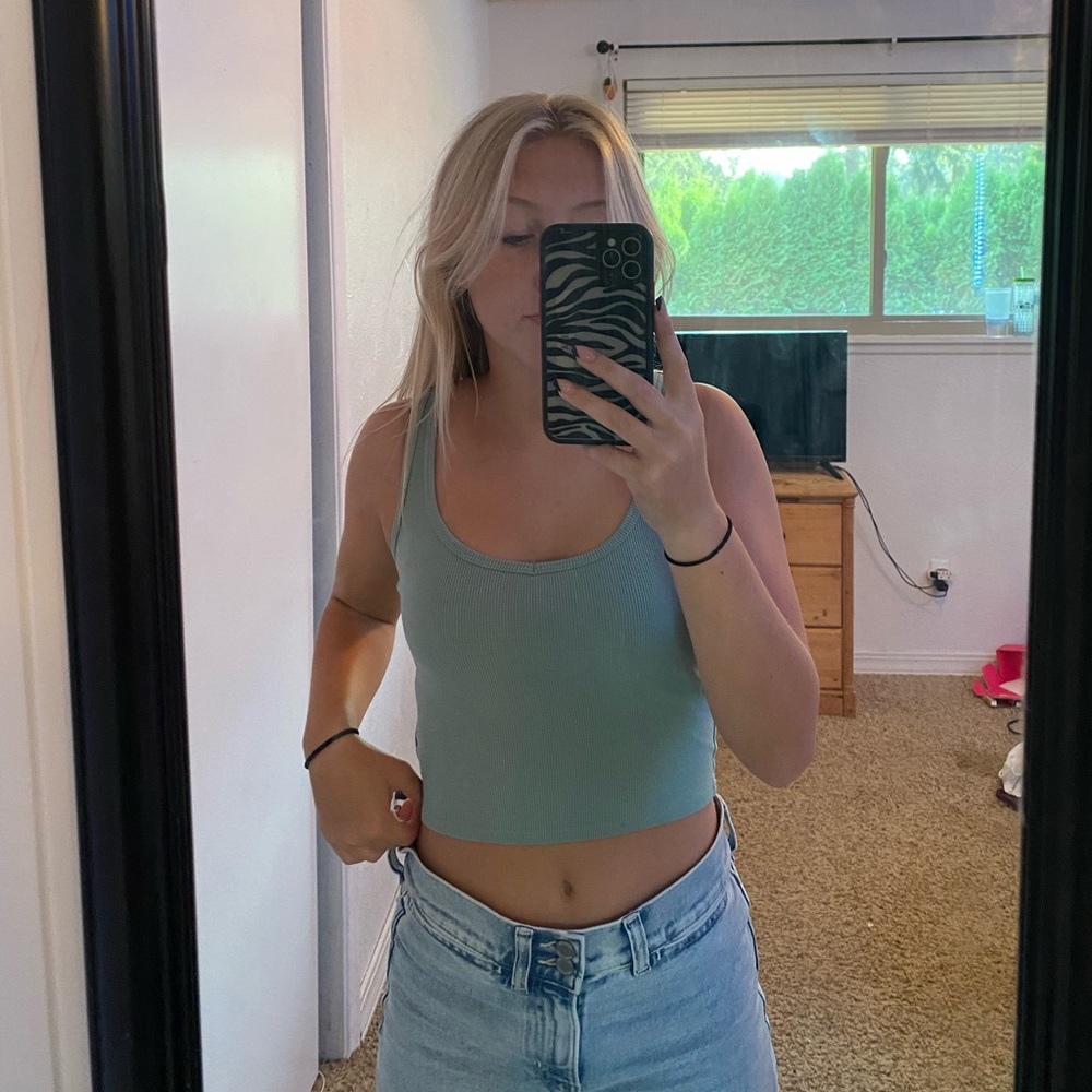green cropped tank top